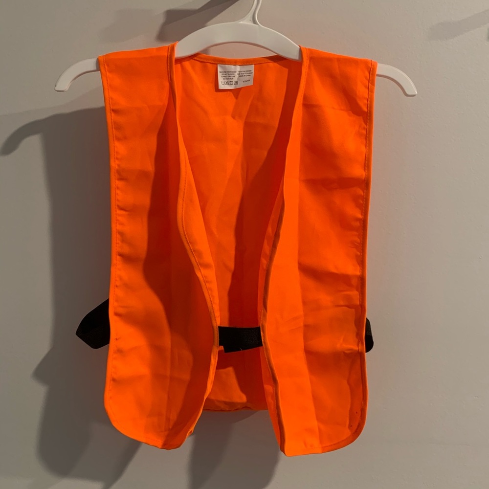 Kids hunting vest blaze orange 12 & under EUC